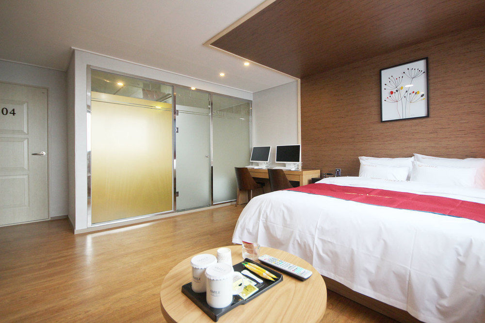 Smile Hotel Jeonju Exterior photo